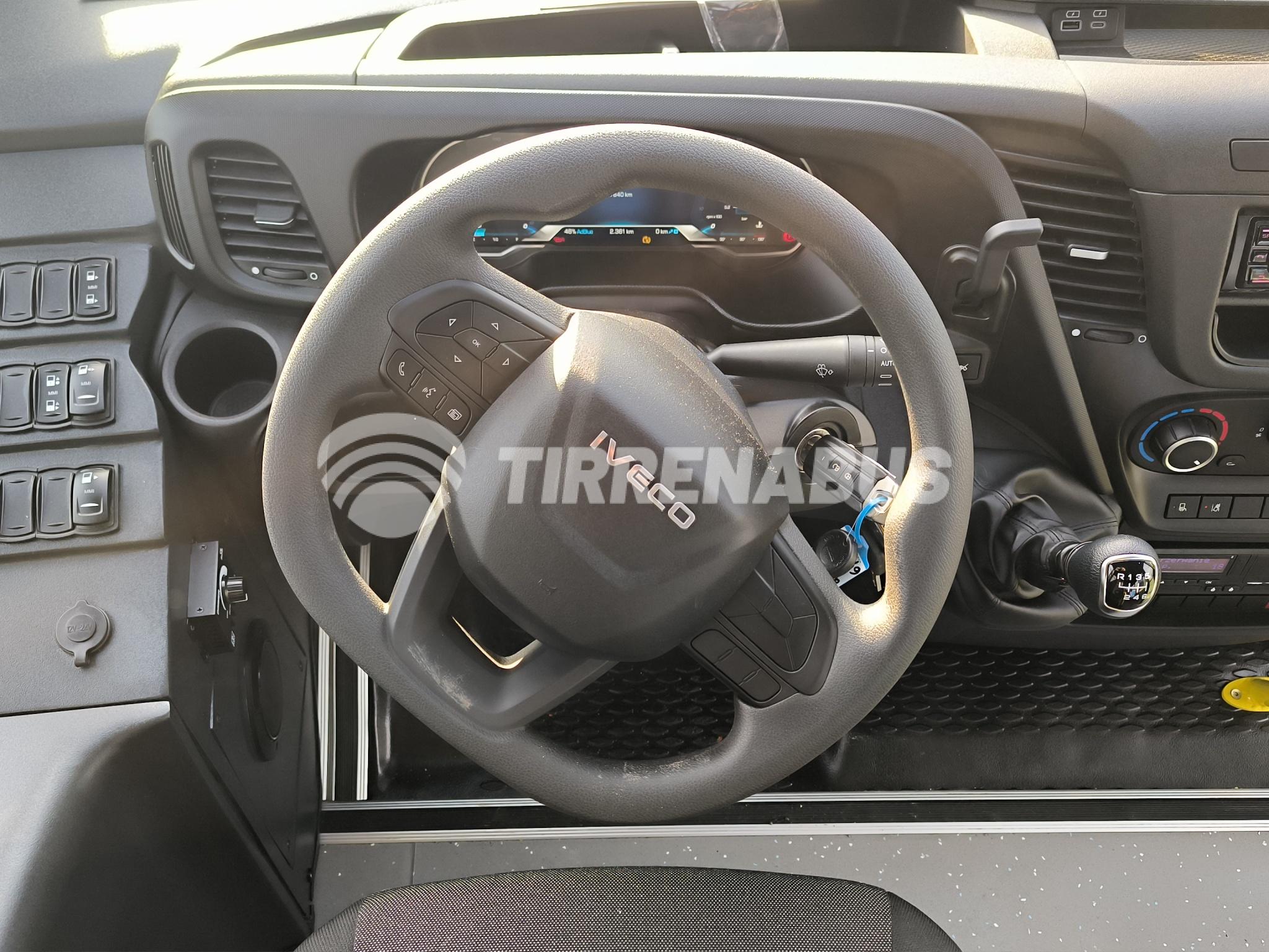 692488SCUOLABUSGIALLO_10