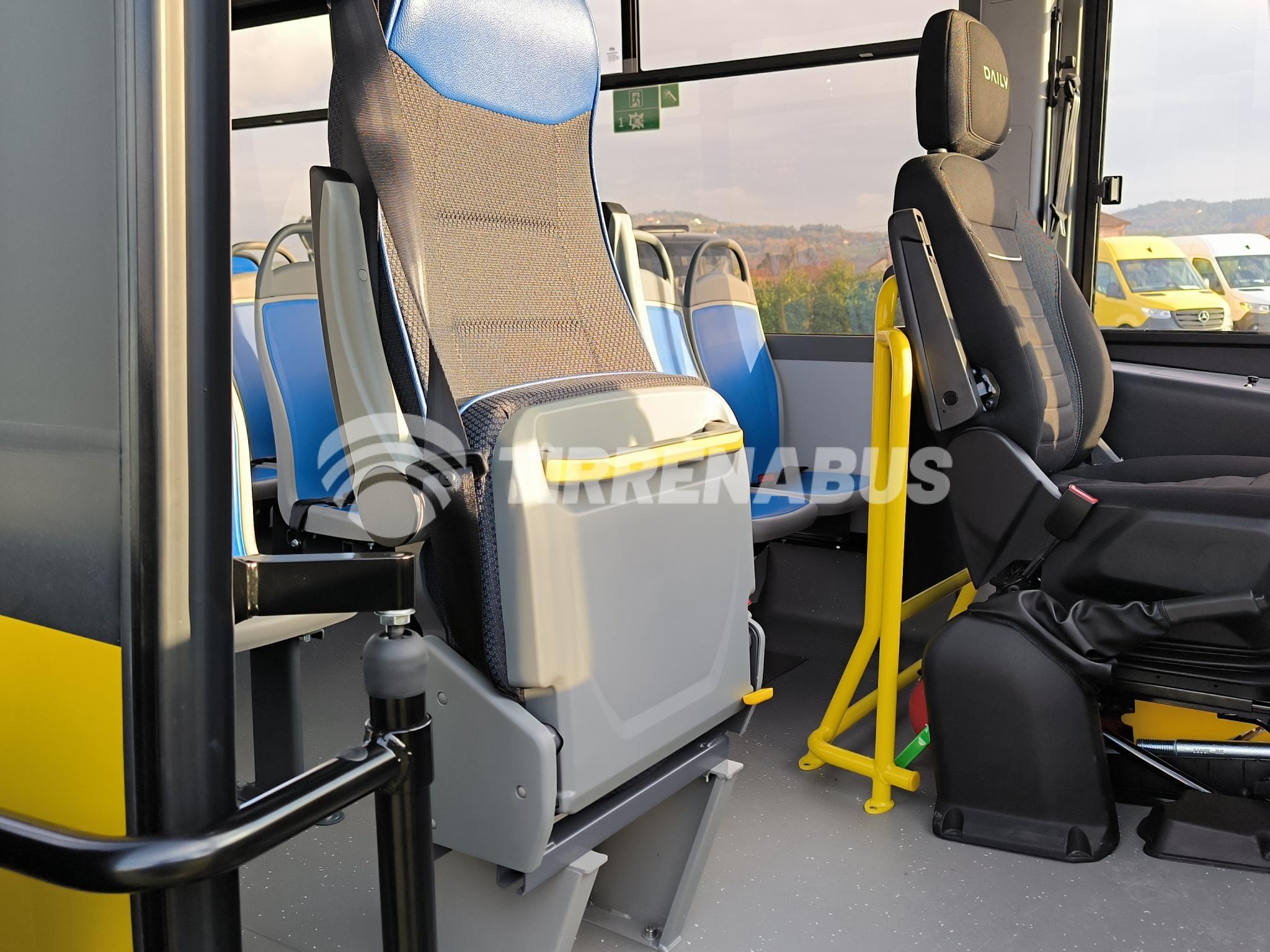 692488SCUOLABUSGIALLO_23