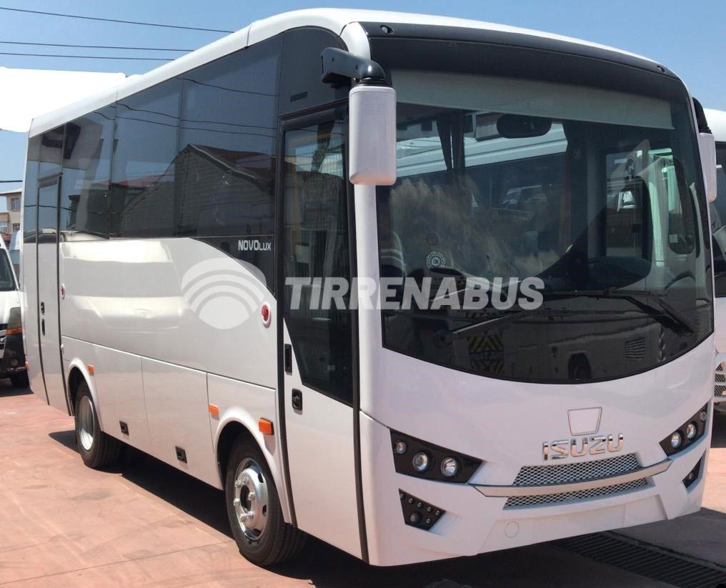Autobus turismo Isuzo Turismo ISUZU NOVO LUX