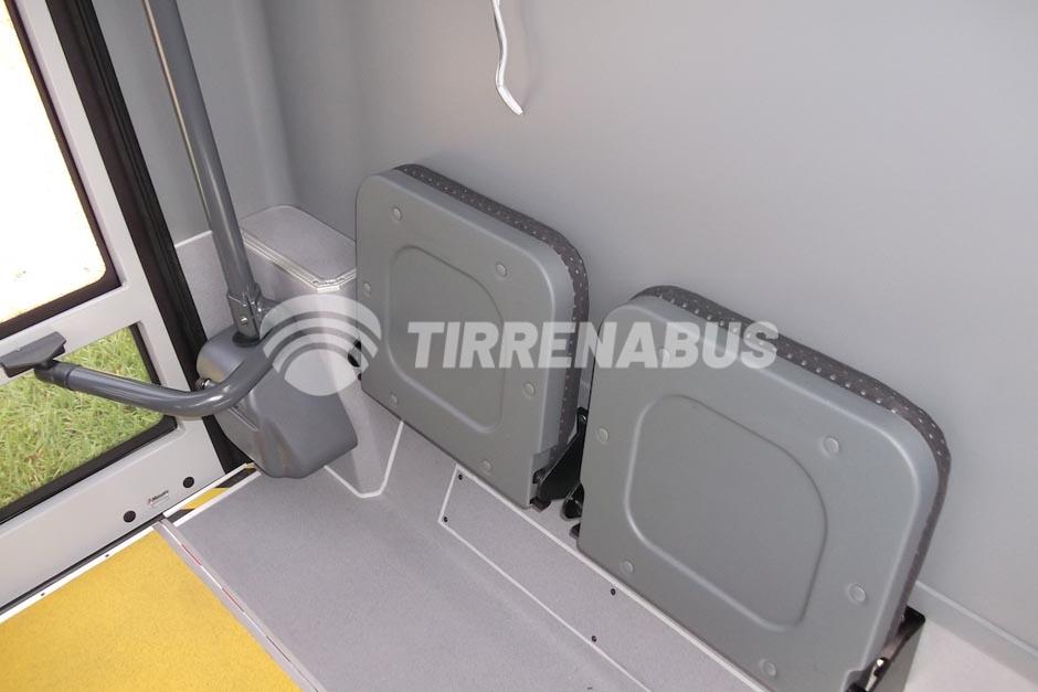 iveco-70c18-autobus-di-linea_classe-i-posti-31-34 (10)