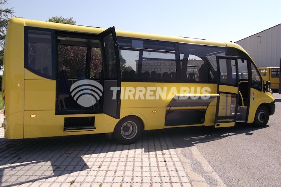 iveco-70c18-scuolabus-51-posti (10)