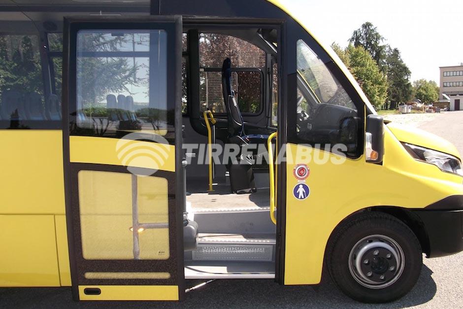 iveco-70c18-scuolabus-51-posti (11)