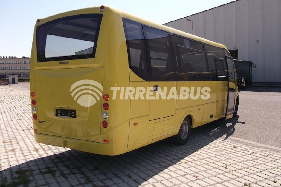 iveco-70c18-scuolabus-51-posti (4)