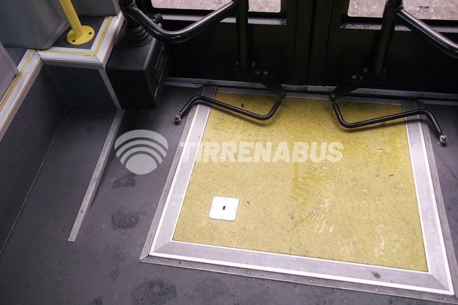 mercedes-benz-sprinter-519-autobus-di-linea-classe-i-ribassato-28-posti-0 (15)
