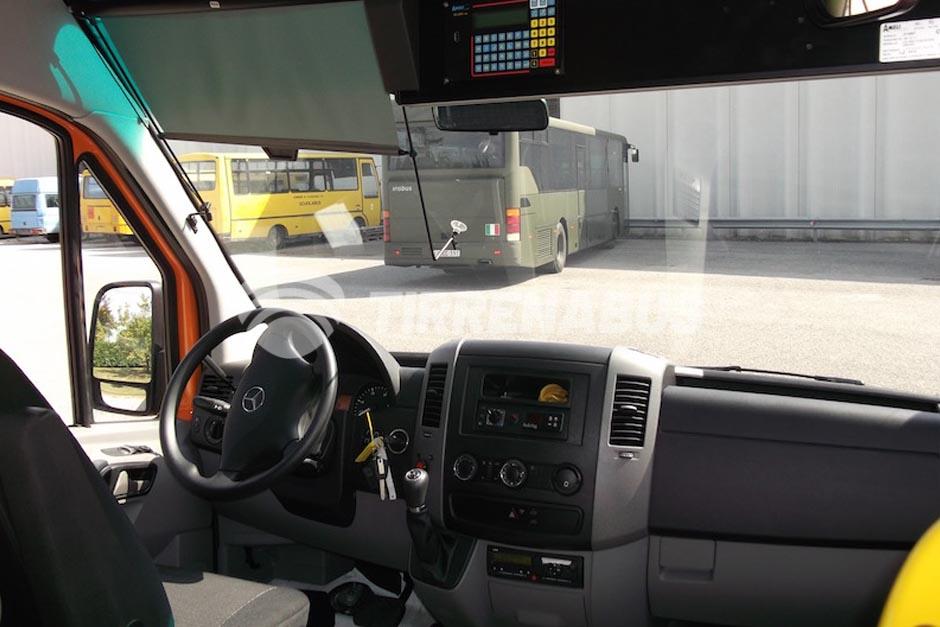 mercedes-benz-sprinter-519-autobus-di-linea-classe-i-ribassato-28-posti-0 (17)