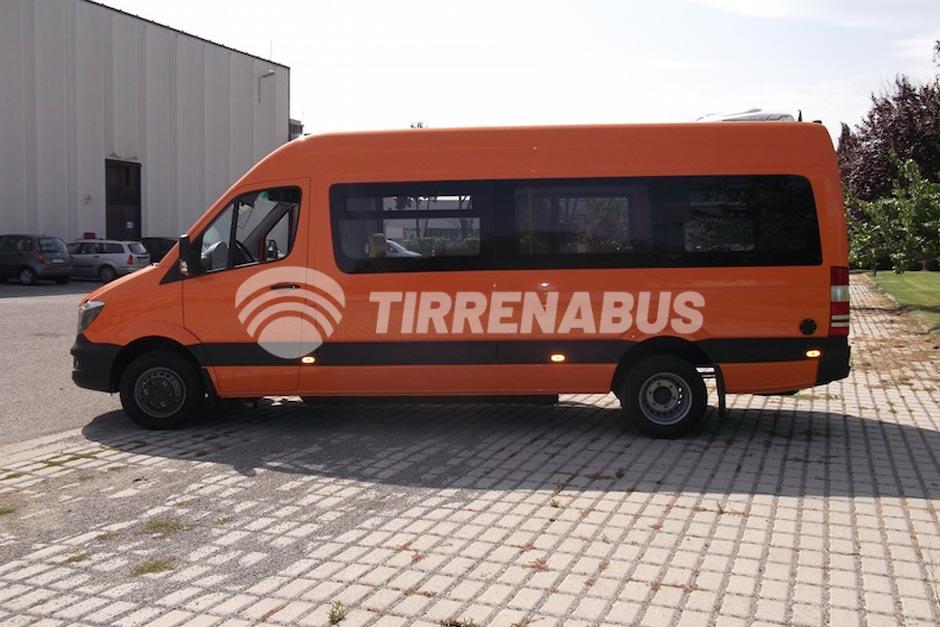mercedes-benz-sprinter-519-autobus-di-linea-classe-i-ribassato-28-posti-0 (2)