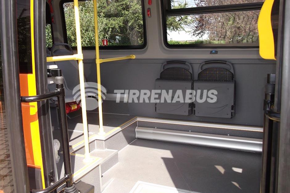 mercedes-benz-sprinter-519-autobus-di-linea-classe-i-ribassato-28-posti-0 (6)