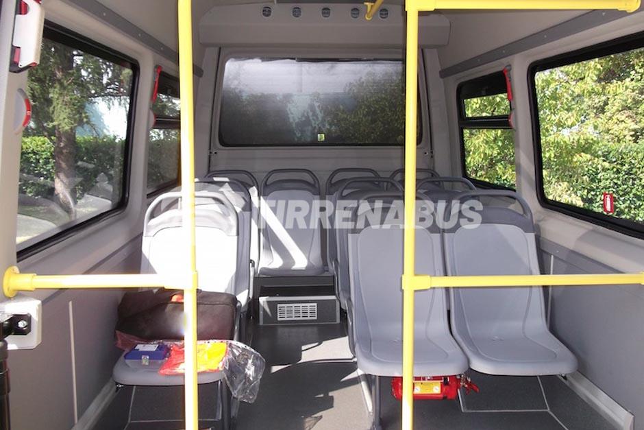 mercedes-benz-sprinter-519-autobus-di-linea-classe-i-ribassato-28-posti-0 (9)
