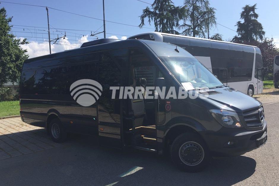 mercedes-benz-sprinter-519-gran-turismo-21-24-posti-bauliera-xxl-0 (7)